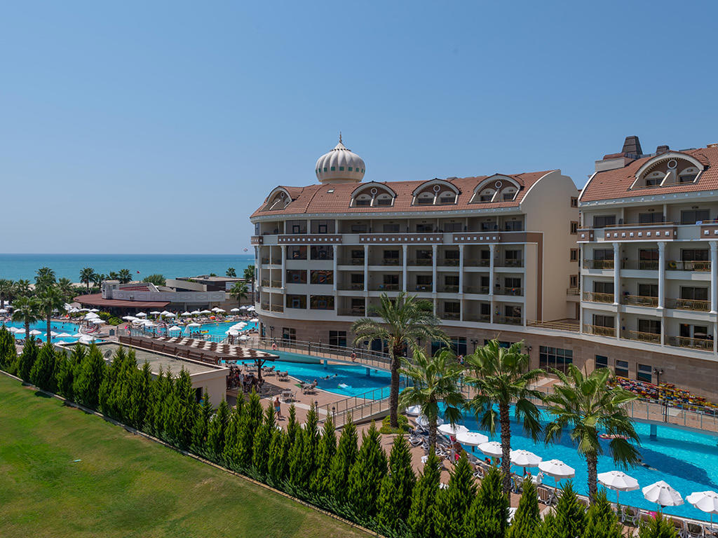 Kirman Belazur Resort & Spa
