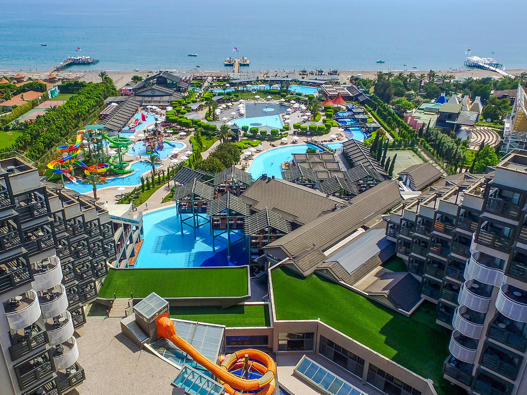 Limak Lara Deluxe Hotel & Resort