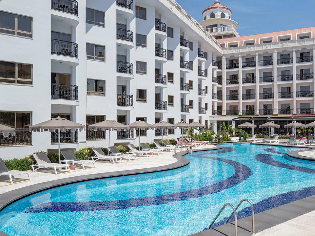 Blue Marlin Deluxe Spa & Resort